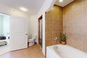 1010 Rosine St, Houston, TX 77019 - Photo 9