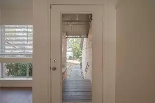 13 Lakeridge Dr, The Woodlands, TX 77381 - Photo 5