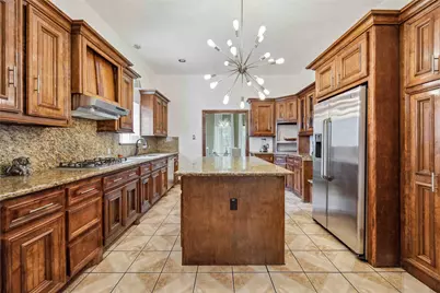 5027 Creekmont Drive, Houston, TX 77091 - Photo 11