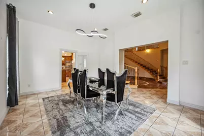 5027 Creekmont Drive, Houston, TX 77091 - Photo 9