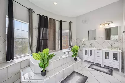 5027 Creekmont Drive, Houston, TX 77091 - Photo 31