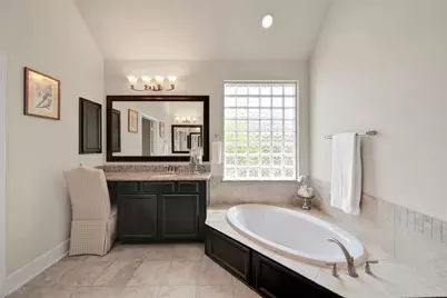 15 S Lochwood Way, Tomball, TX 77375 - Photo 27