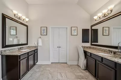 15 S Lochwood Way, Tomball, TX 77375 - Photo 25
