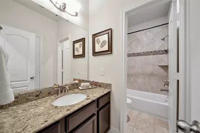 15 S Lochwood Way, Tomball, TX 77375 - Photo 33