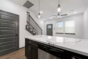 7987 Chateau St, Houston, TX 77028 - Photo 9