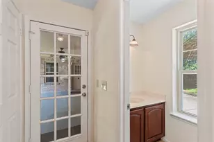103 Breezy Point Pl, The Woodlands, TX 77381 - Photo 17
