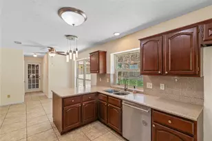 103 Breezy Point Pl, The Woodlands, TX 77381 - Photo 13
