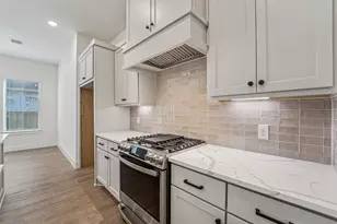 16008 Mahogany Mist Dr, Conroe, TX 77302 - Photo 5