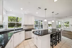 174 W Greywing Cir, The Woodlands, TX 77382 - Photo 7