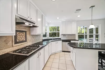 174 W Greywing Circle, The Woodlands, TX 77382 - Photo 9