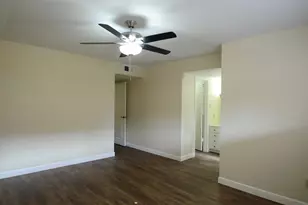 12978 Trail Hollow Dr, Houston, TX 77079 - Photo 9