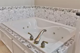 826 E 29th St, Houston, TX 77009 - Photo 17