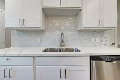 4536 Sunflower Street, Houston, TX 77051 - Photo 9