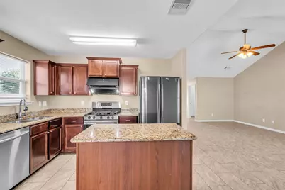 804 Indigo Springs Lane, La Marque, TX 77568 - Photo 9