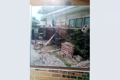 208 N Avenue B, Elgin, TX 78621 - Photo 29