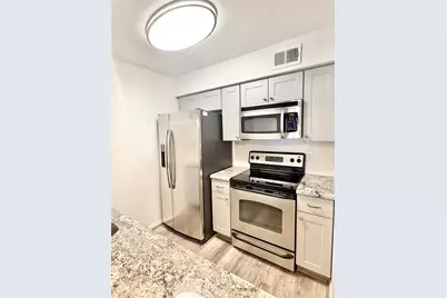 4639 Wild Indigo Street #472, Houston, TX 77027 - Photo 11