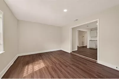 5830 Southlea Street, Houston, TX 77033 - Photo 13