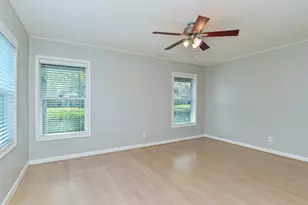 9822 Larston St, Houston, TX 77055 - Photo 23