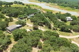 207 Hickory Dr, Sheridan, TX 77475 - Photo 37