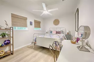 207 Hickory Dr, Sheridan, TX 77475 - Photo 11