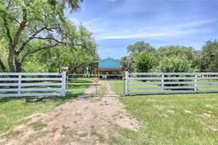 207 Hickory Dr, Sheridan, TX 77475 - Photo 3