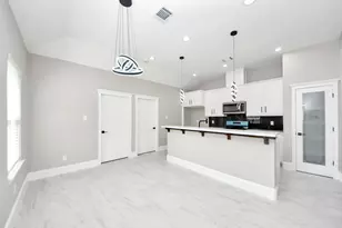 608 Miriam St, Baytown, TX 77520 - Photo 7