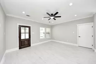 608 Miriam St, Baytown, TX 77520 - Photo 17