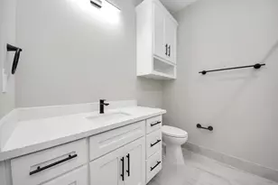 608 Miriam St, Baytown, TX 77520 - Photo 33