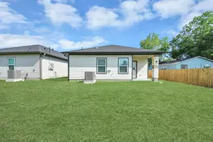 608 Miriam St, Baytown, TX 77520 - Photo 37
