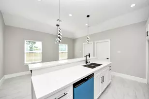 608 Miriam St, Baytown, TX 77520 - Photo 13
