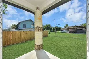 608 Miriam St, Baytown, TX 77520 - Photo 39
