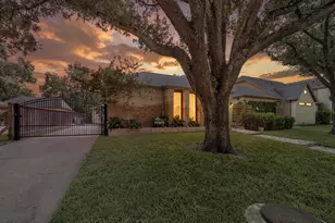 11807 Carriage Hill Dr, Houston, TX 77077 - Photo 9