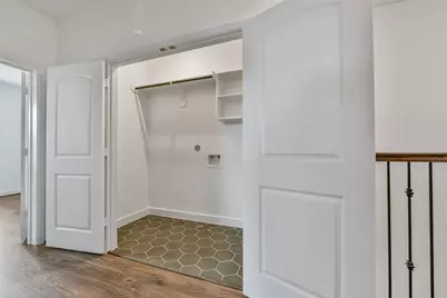 2511 S Houston Avenue, Pearland, TX 77581 - Photo 17