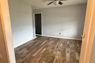 4910 29th St, Dickinson, TX 77539 - Photo 7