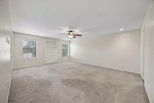 9850 Pagewood Ln, Houston, TX 77042 - Photo 19