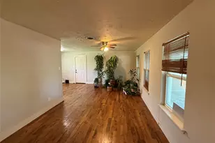10317 Kelburn Dr, Houston, TX 77016 - Photo 5