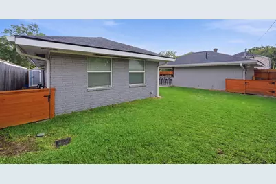 4801 Willowbend Boulevard, Houston, TX 77035 - Photo 33