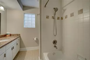 5911 Petty St, Houston, TX 77007 - Photo 19