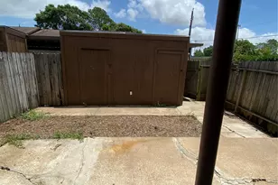 1519 S 8th St, La Porte, TX 77571 - Photo 25