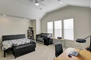 2406 Beall St, Houston, TX 77008 - Photo 17