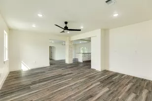 1200 Gifford Ln, Angleton, TX 77515 - Photo 11