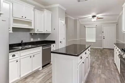 227 Green Leaf Street, Huntsville, TX 77340 - Photo 11