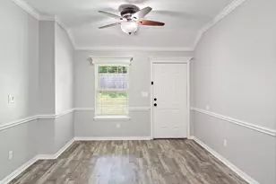227 Greenleaf St, Huntsville, TX 77340 - Photo 31