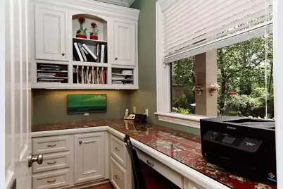 122 E Bracebridge Circle, The Woodlands, TX 77382 - Photo 17