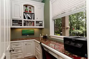 122 E Bracebridge Cir, The Woodlands, TX 77382 - Photo 17