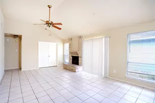 11047 Grassyglen Dr, Houston, TX 77064 - Photo 3