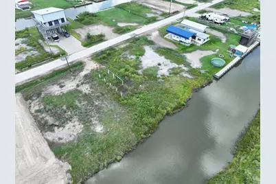 1392 Mabry Street, Gilchrist, TX 77617 - Photo 11
