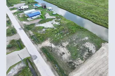 1392 Mabry Street, Gilchrist, TX 77617 - Photo 9