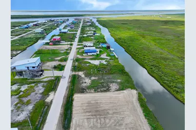 1392 Mabry Street, Gilchrist, TX 77617 - Photo 19