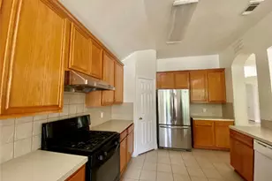 10323 Stanbrook Dr, Houston, TX 77089 - Photo 9
